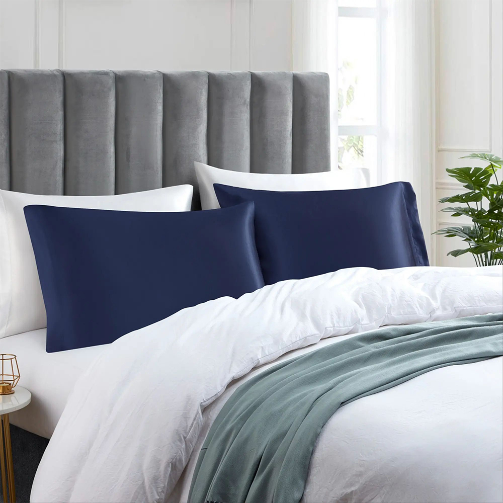 Pillowcases satin soladach bog agus réidh