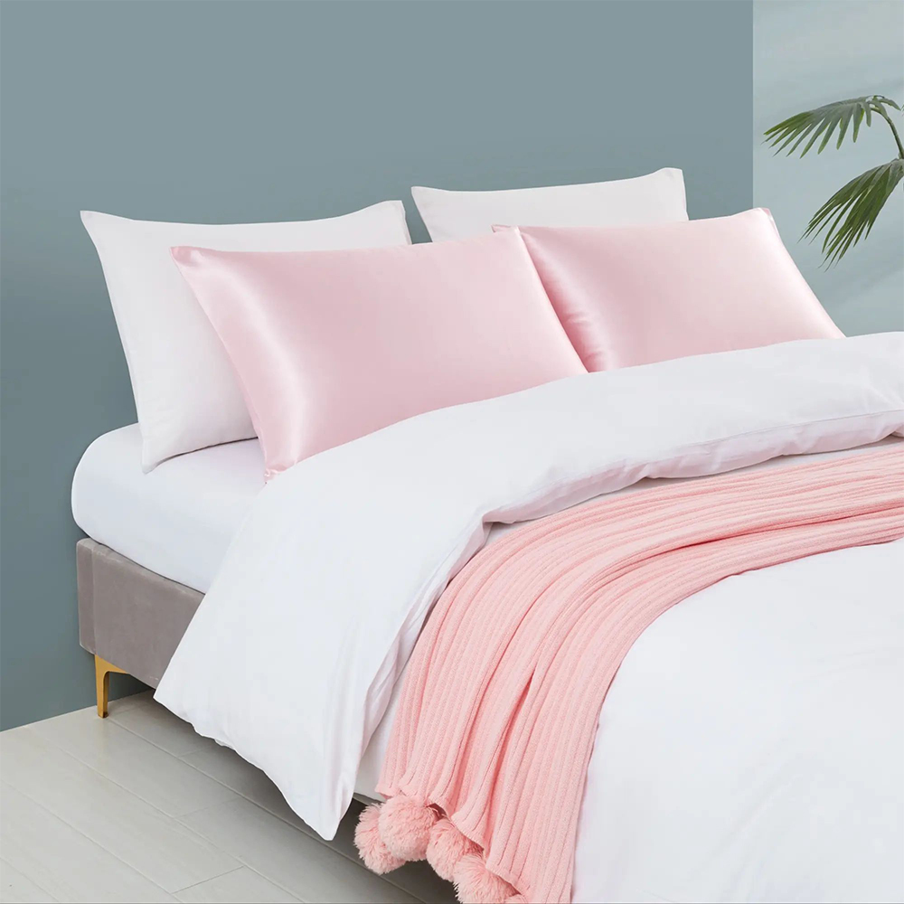 Pillowcases satin soladach bog agus réidh